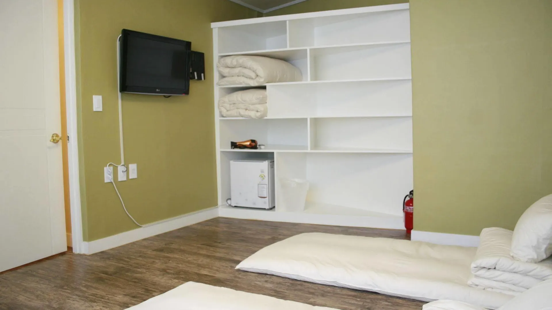 Crib49 Guest House Seoul 2*,  South Korea
